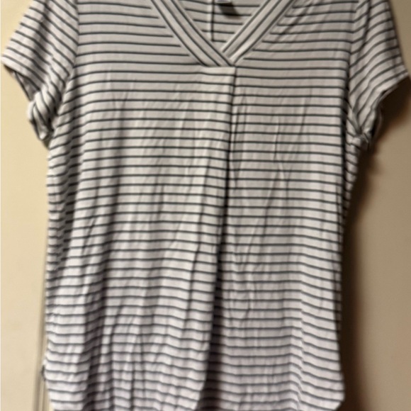 Old Navy Luxe ~ Women’s ~ Top ~ Medium ~ Blouse ~ Short Sleeve - Picture 1 of 16